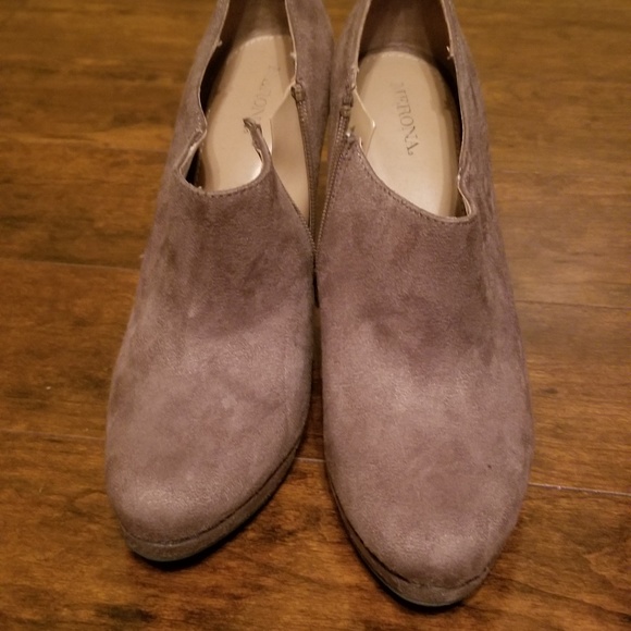 boots - Picture 3 of 4